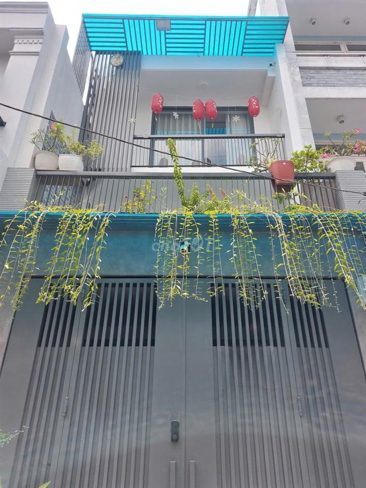 HXH ngủ nhà Lạc Long Quân P5 Q11- 4,2x12m-3 tầng 3PN 3WC-Giá 6,7 tỷ