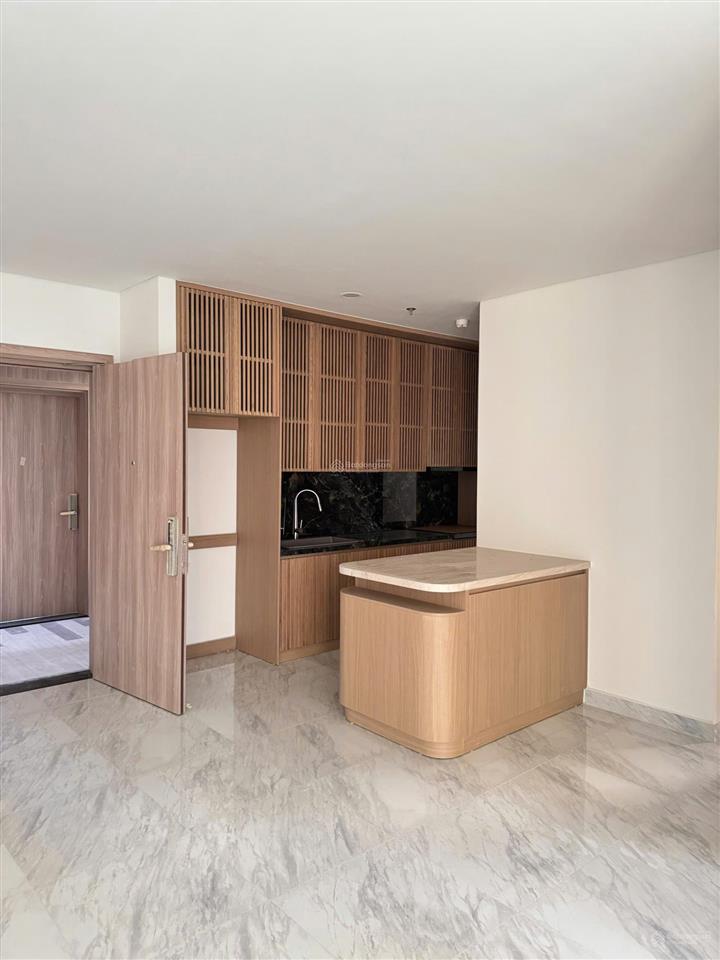 Mã căn b01 essensia sky, view pmh, căn góc, 2pn2wc bán chênh nhẹ 150tr 0901 377 *** em mai linh