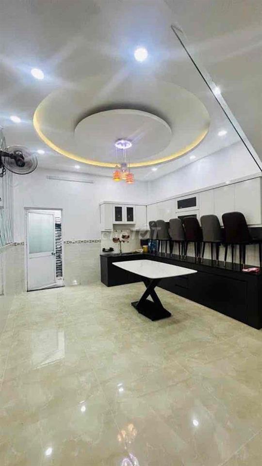 BÁN NHÀ 68m2- 3 tầng- HXH. GIÁ NHỈNH 5 ĐỒNG