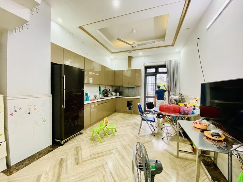 Bán nhà 3 tầng Gò Dưa, Tam Bình, Thủ Đức, TP HCM. DT 90m2, sổ hồng riêng. Giá 7,08 tỷ.