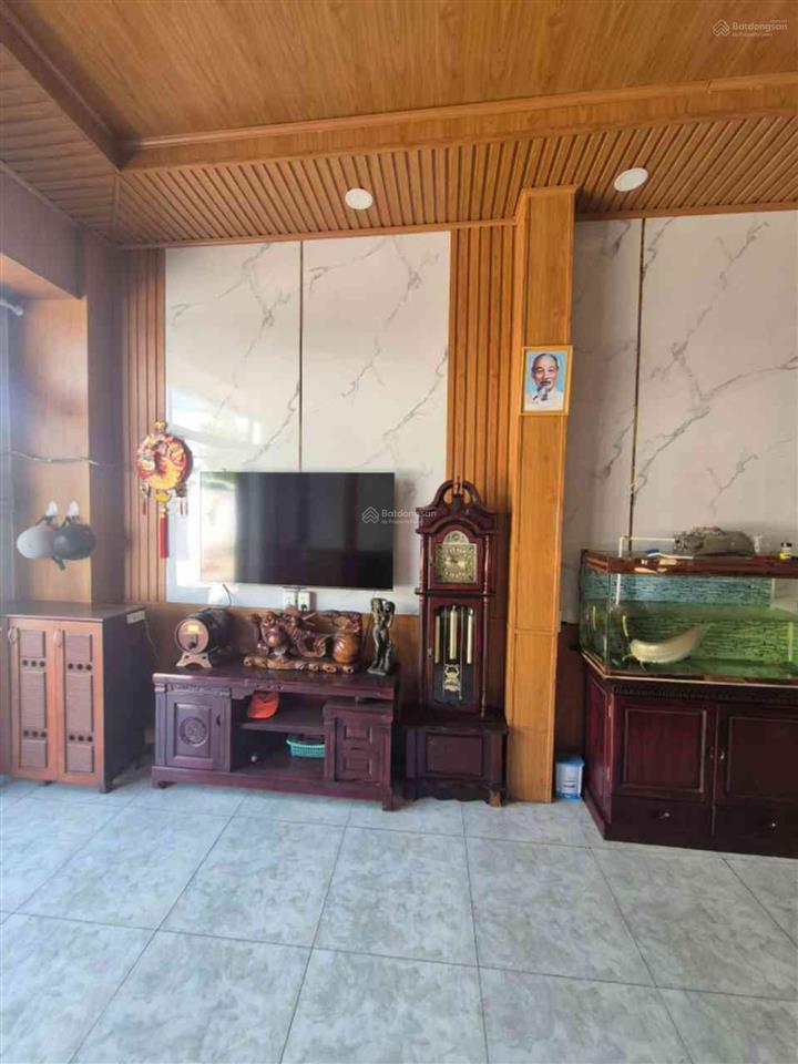 Bán căn nhà 12x8,5m = 86.8m2 liền kề sân bay giá sốc = 3,98 tỷ. nhà gần ngã 4 ql1a, tp.hcm