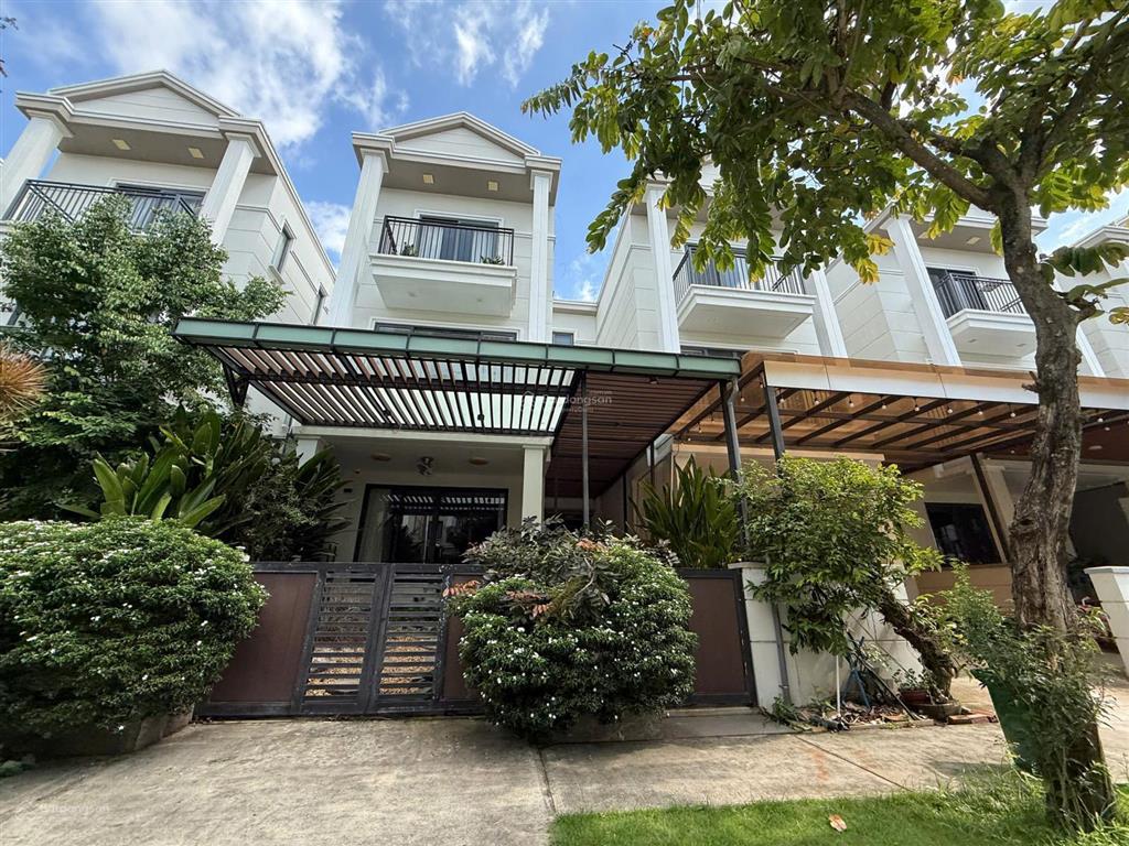 Bán nhà phố kdc nice south đường số 7 nhà bè, full nt, 7x17.5m giá 17.8tỷ, mr. sơn 0901 424 *** (tl)