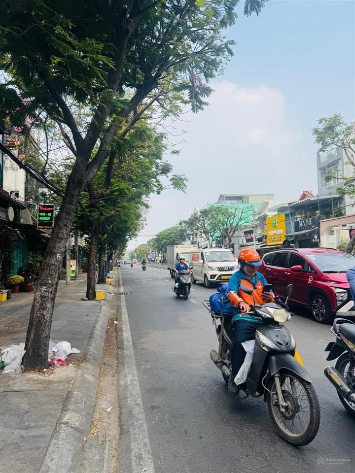 Nhà mới 4 tầng. dt 4x15m. 6 tỷ xíu. hẻm 5m thông. hoà bình. kênh tân hoá. luỹ bán bích. q. tân phú.