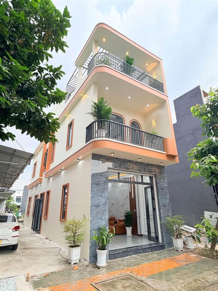 Nhà 2 mặt tiền tân hiệp, giá 3,5 tỷ sân xe hơi