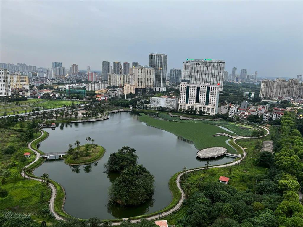 Chủ nhà tin tưởng gửi bán căn 3 ngủ full nt đẹp, giá chỉ 7,5tỷ căn góc view công viên. 0343,202.831
