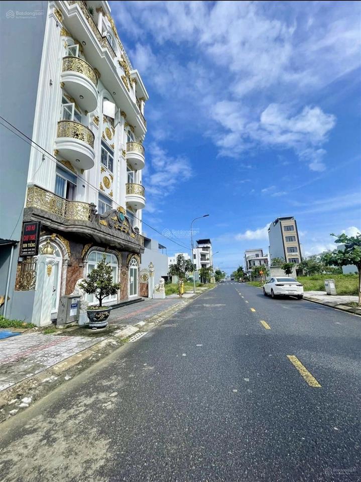 Em cần bán một cặp liền kề 210m ngang 10m mặt tiền đường 7,5m khu a phương trang sát mặt biển