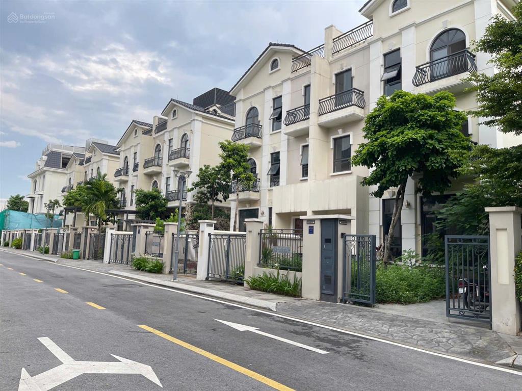 Bán biệt thự vạn xuân cạnh kđt ciputra 190m 6 tầng lô góc