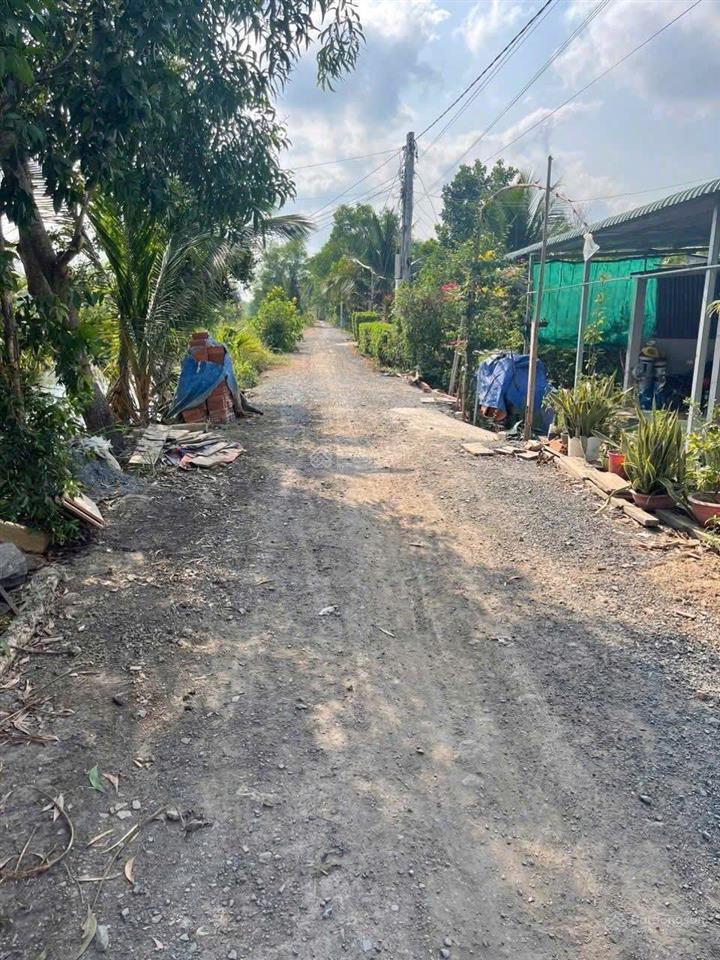 Đất mt kênh rộng nhà dân xung quanh đông đút điện nước ngay đất giá phù hợp mua đầu tư sinh lời