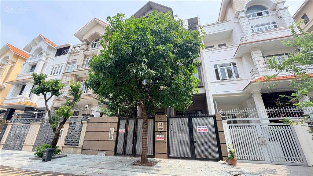 Bán biệt thự 340m2, hầm 3 lầu hxh trường chinh, tân bình