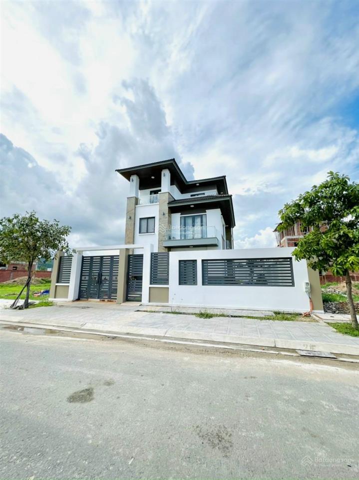 Bán biệt thự hoàn công long hương khu bà rịa city gate giá chỉ 8 tỷ 0933 366 ***
