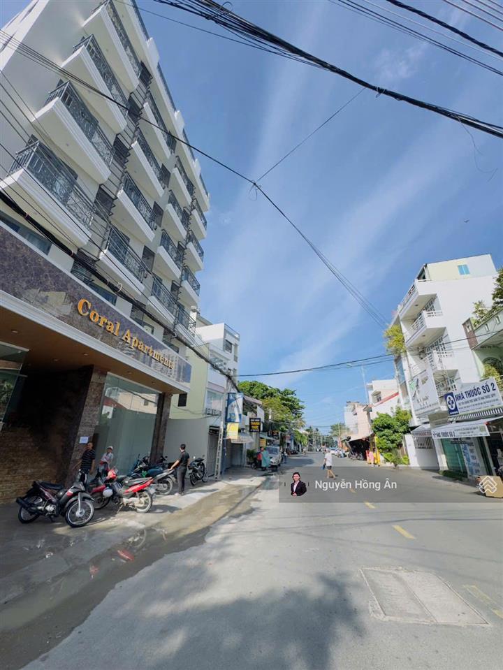 Bán đất tặng nhà cấp 4 hẻm đặng tất dt 180,7m2, cách biển hòn chồng 100m, kdc đông đúc, giá 70tr/m2