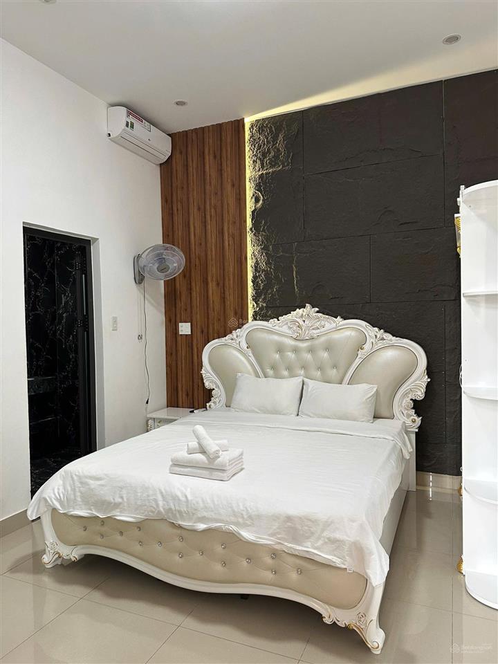 Bán homestay 4 tầng mặt tiền hàn mạc tử đang kinh doanh, có dòng tiền ổn định!