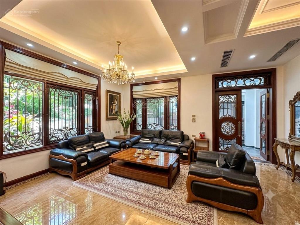 Biệt thự đẳng cấp phố minh khai, hiếm nhà bán, vỉa hè, ô tô tránh, 145m x 5 tầng, mt 10m