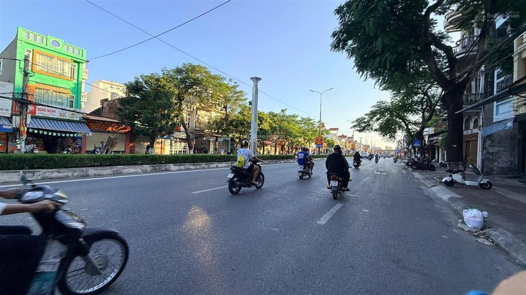 Mặt đường trường chinh (gần phương khê) 130,5m2 ngang 4,05m giá chỉ 60 tr/m2
