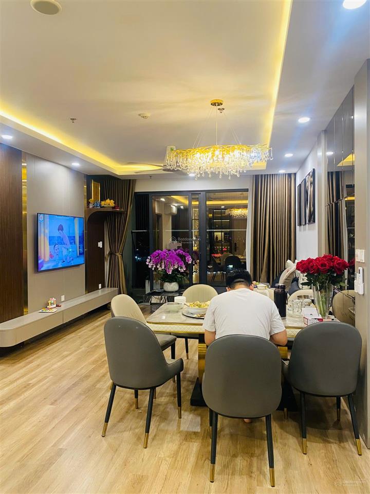 Bán chung cư the wisteria căn 100m2 view nội khu, tầng trung giá 5,8 tỷ bao phí, sẵn sổ hồng.