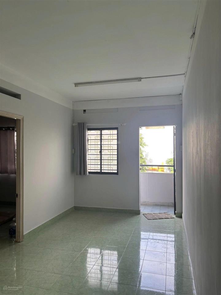 Chung cư bàu cát 2 thang bộ tầng 1 sổ hồng rồi , diện tích 47m 2pn giá 2,6 tỷ
