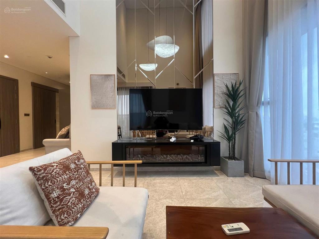 Bán căn hộ 4pn, 145m2 the marq, giá 32 tỷ , private lift, nội thất đẹp, đã có sổ, tặng slot ô tô