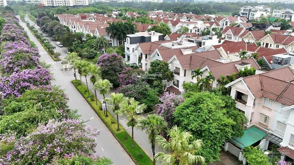 Ciputra biệt thự bán dt 200m mt 10m phong thủy tốt giá tốt 0986 436 ***