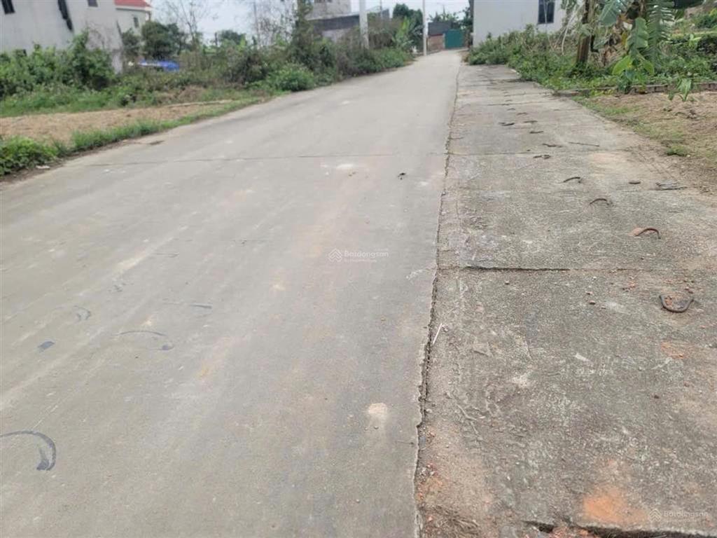 Tránh ngõ thông tứ phía giá cực tốt đất full thổ cư nhé ace!