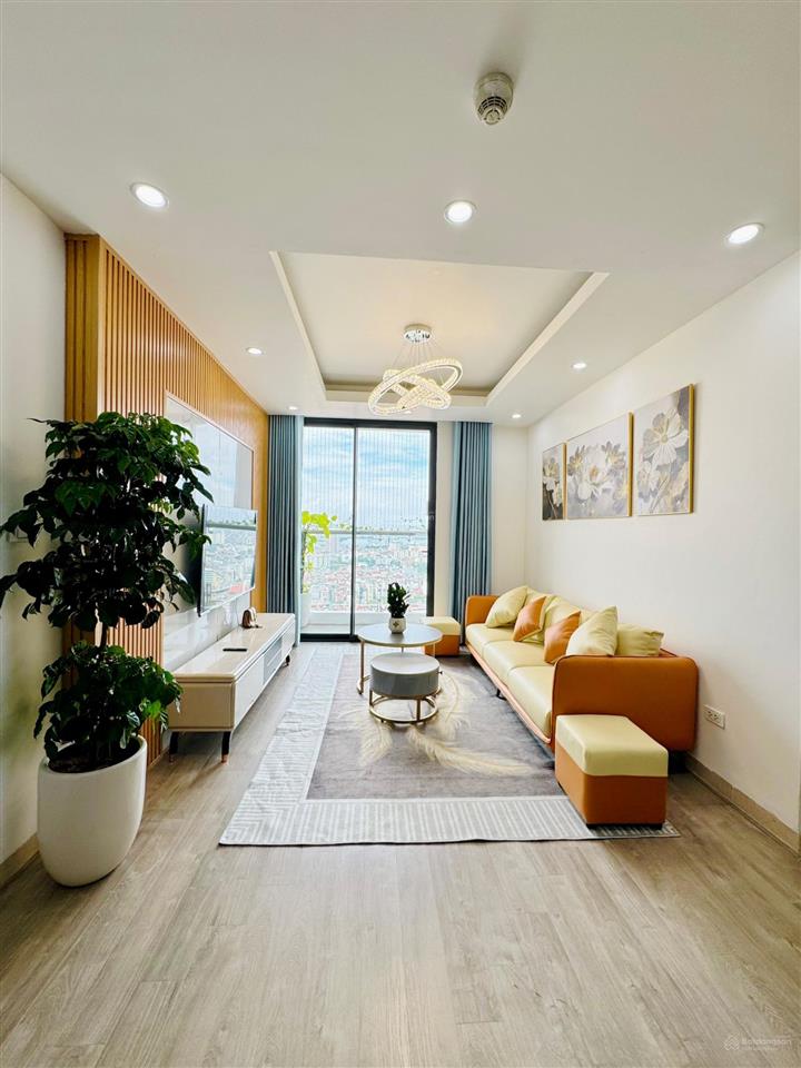 Bán nhanh căn 76m tầng cao view thoáng hướng mát, nội thất full giá hơn 7 tỷ sẵn sổ công chứng ngay
