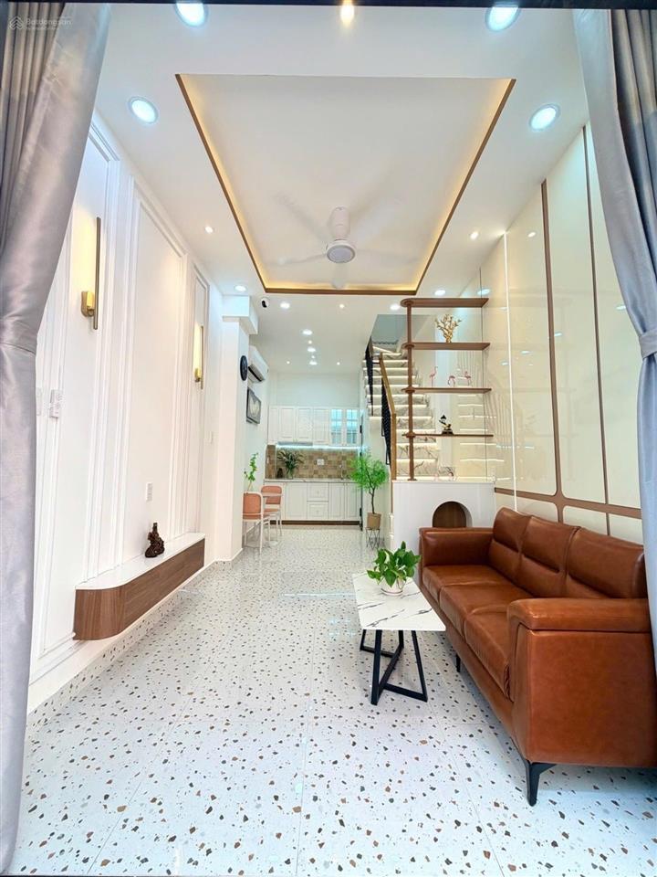 Bán nhà huỳnh văn bánh phú nhuận chỉ hơn 5 tỷ 4 tầng 3pn 4wc