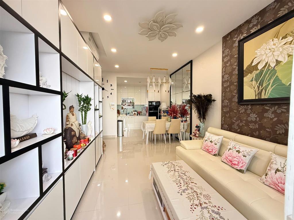 Hạ giá chỉ còn 5,65 tỷ bán nhanh căn góc 2pn, 75m2 ở chcc golden mansion, full nội thất cao cấp