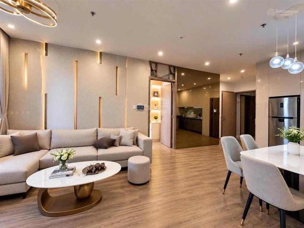 Cần bán 2pn giá 5,6 tỷ bao sổ. dự án golden mansion mặt tiền phổ quang.
