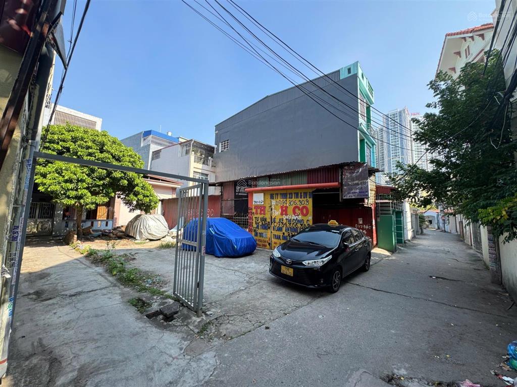 Chủ cần tiền giảm sâu 5 triệu/m2 lô góc 3 mặt thoáng, sát mặt đường thiên lôi