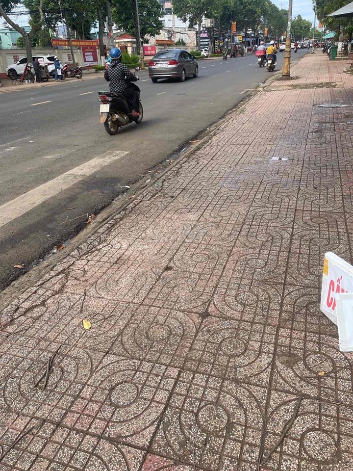 cần bán trả nợ