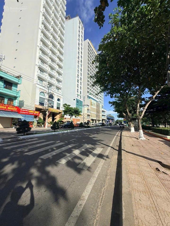 Bán đất tặng nhà mặt tiền trần phú trực diện công viên và biển ngang 10,3m giá 90 tỷ có tl