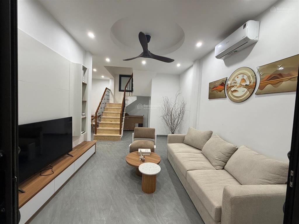 Chưa đến 200tr/m2, bán nhà đỗ thuận, p bạch mai 48m2, nhà mới, ở luôn 4n, có sân để 4 xe, rất thoán