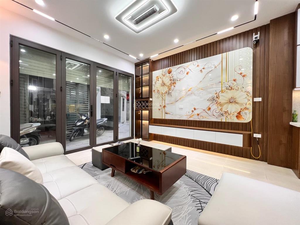 Gần ô tô phố hồng mai, nhà mới phân lô đẹp, 10m ra ô tô tránh, tặng nt xịn, 35m*6t giá 6,35 tỷ.