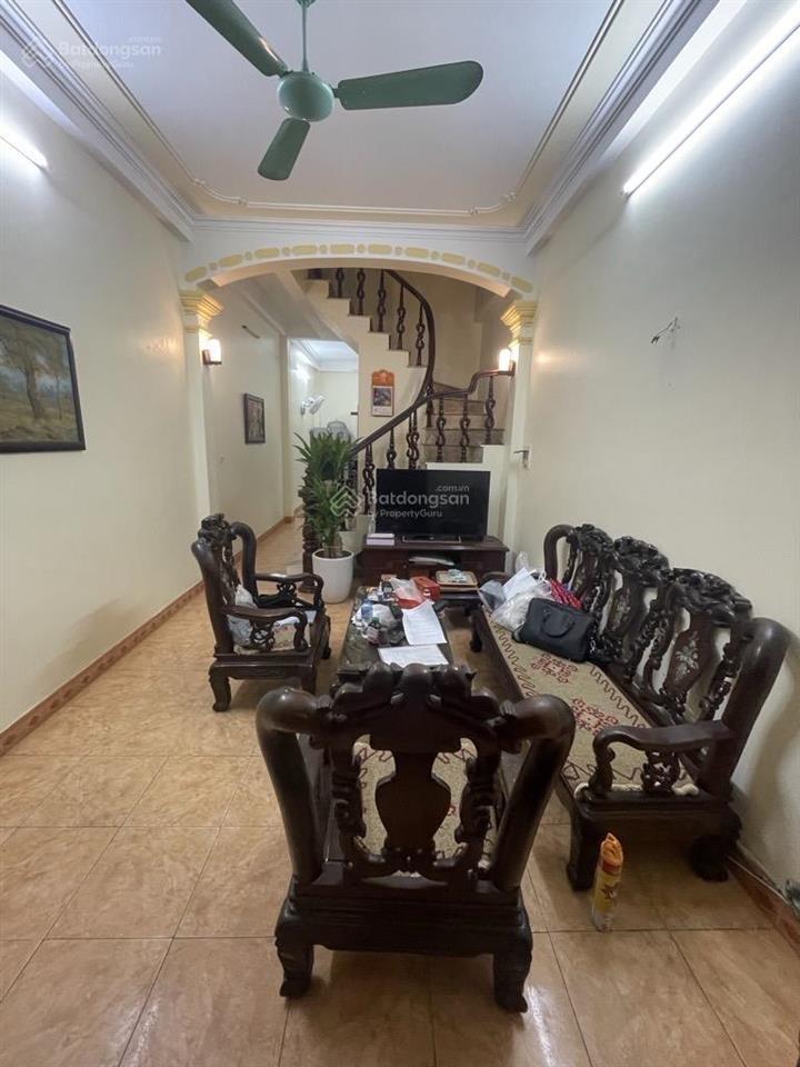 Nhà 4 tầng vượng khí phố trương định 55m2. giá 9 tỷ 9. ngõ thông, rộng. dân xây chất.