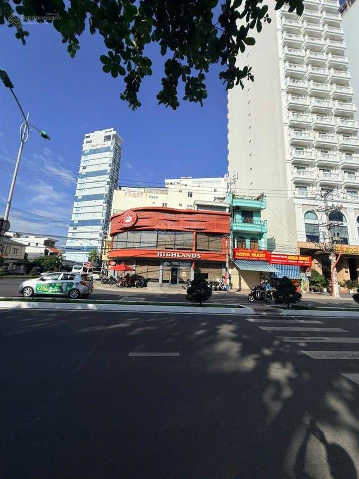 Bán 194m2 ngang 10,3m giá 90 tỷ. mặt tiền đường trần phú, nha trang. trước mặt là công viên biển
