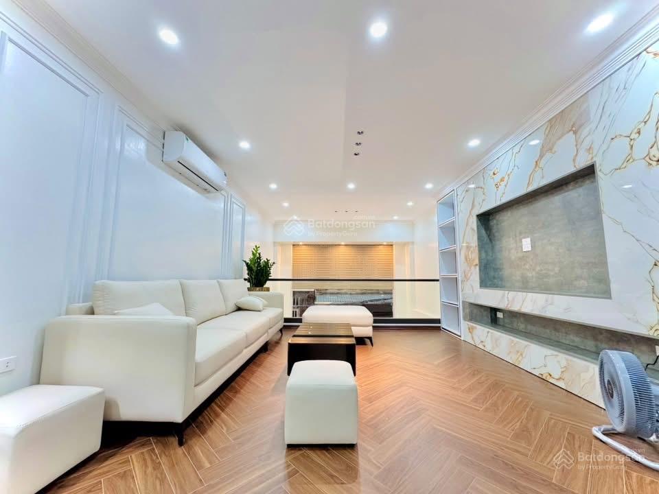 Bán căn nhà 7 tầng thang máy thiết kế siêu đẹp phố kim ngưu. 20m ra đường ôtô tránh, ngõ thông rộng