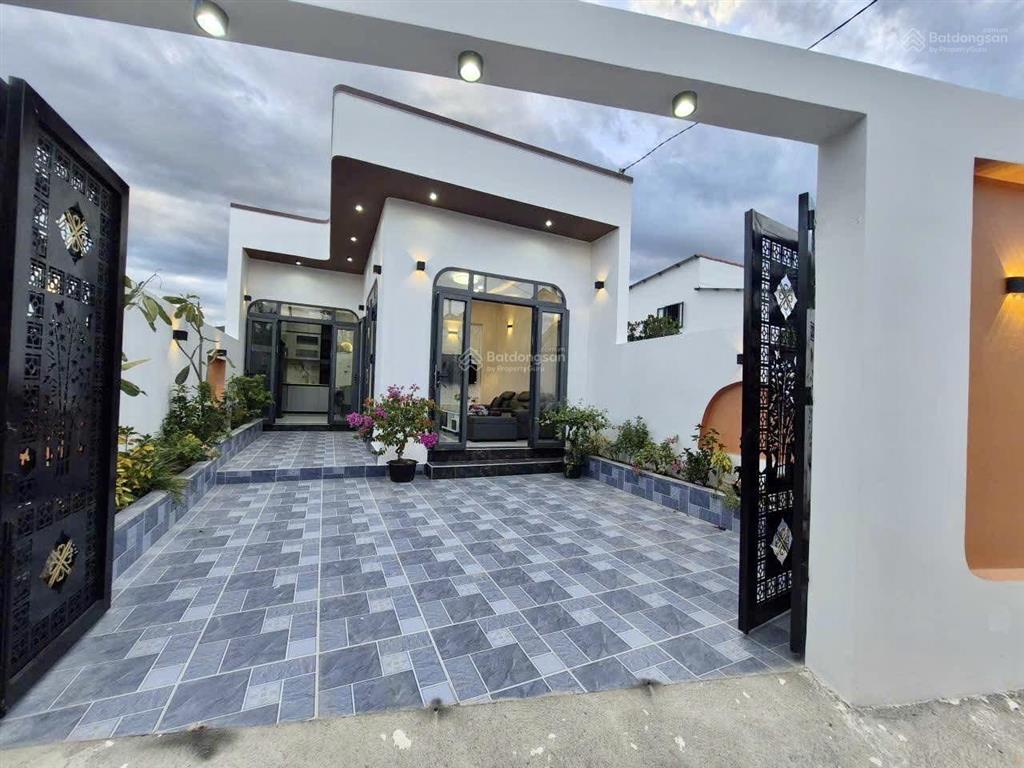 Kẹt nặng cần bán nhà 3 tầng 4x15m, giá 935tr. ngay nguyễn hữu trí, chợ đệm, tân túc