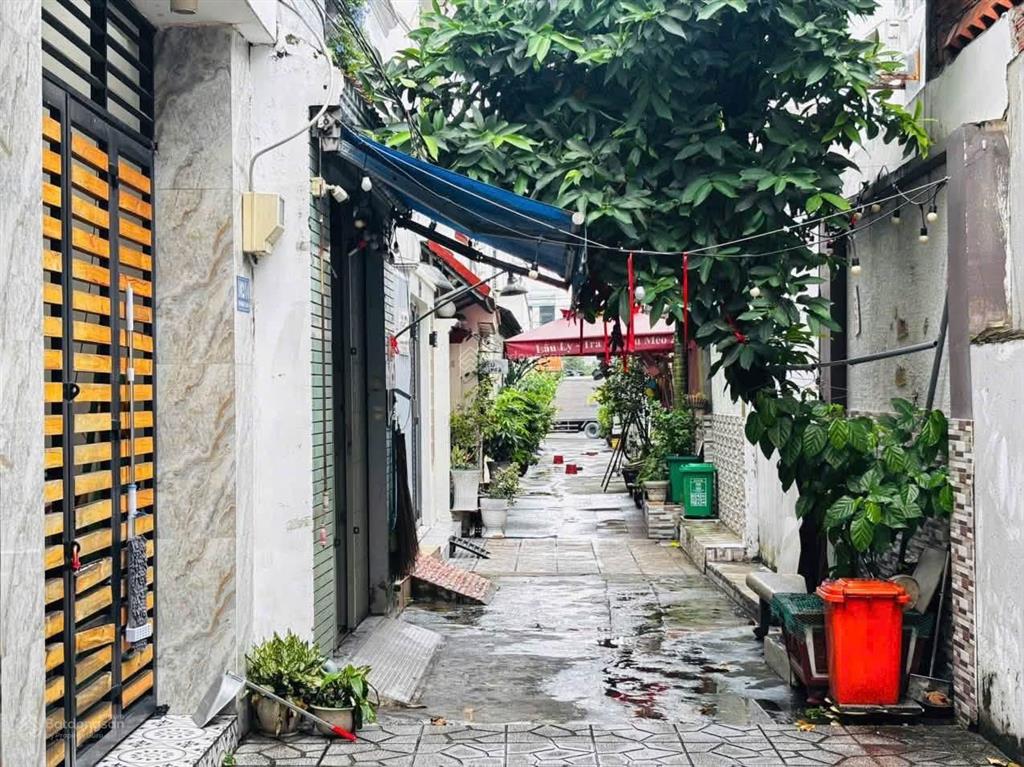 76m2 (3,8 x 20) 3pn (có pn trệt). sân để 10 xe hẻm 3,5m nguyễn văn khối, gv 4,85 tỷ