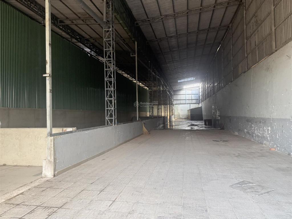 Chính chủ bán kho xưởng 1000m2. đang cho thuê dòng tiền ổn định 55 tr/ tháng. bình tân, đường 8m