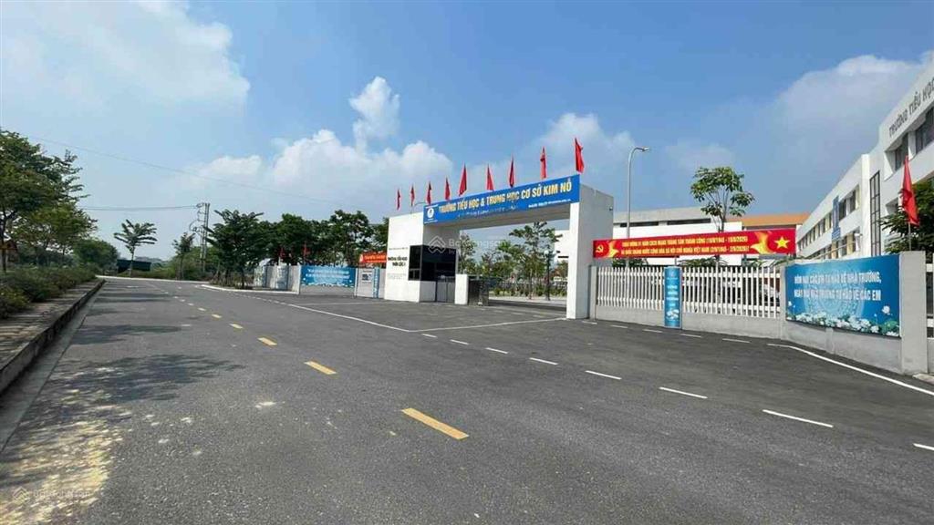 Đất ô tô thông tránh kim nỗ đông anh