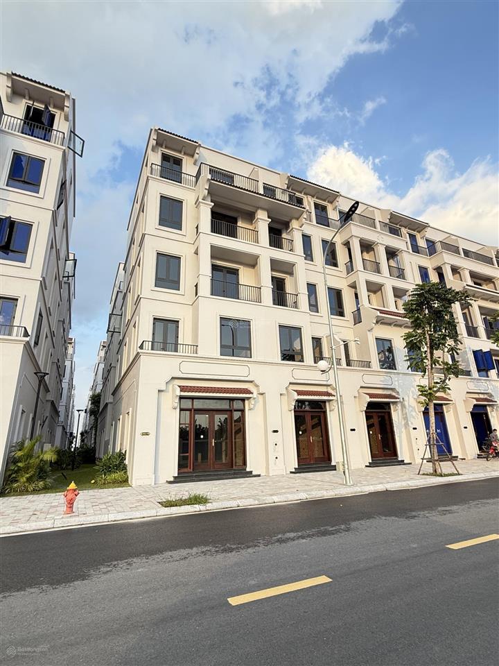 Xẻ khe nhật nguyệt 62,5m siêu thoáng, siêu đẹp