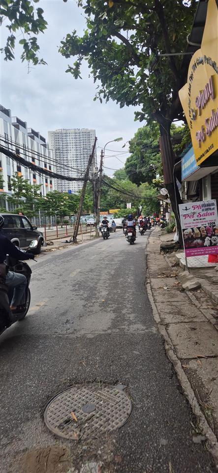 Bán 50 m2 đất phú mỹ. mt. 4,5 m, 2 mặt thoáng ô tô chạy qua. kinh doanh các thể loại. (sđcc).