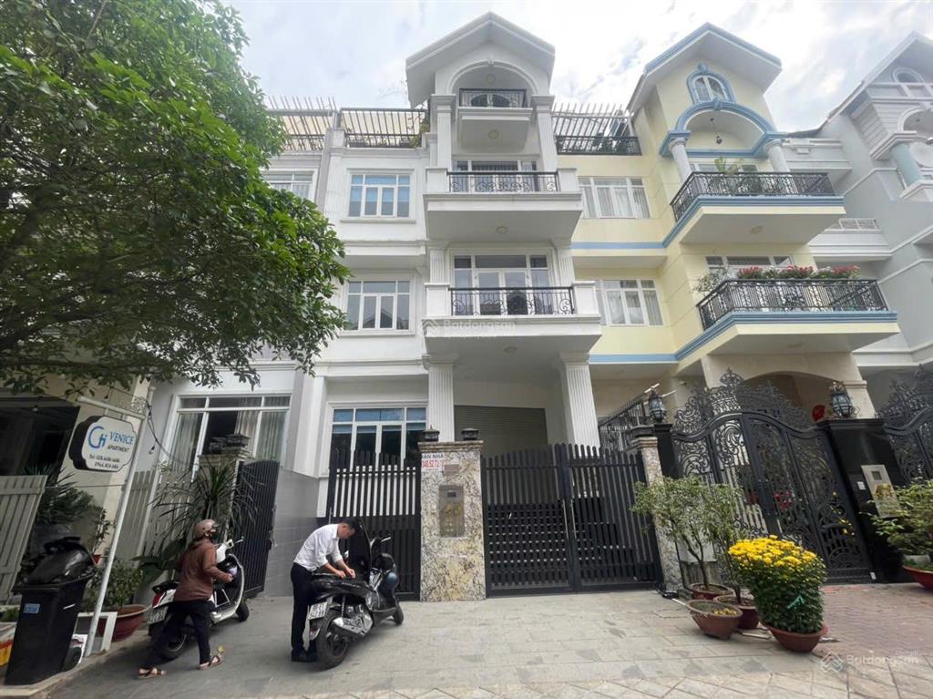 Bán biệt thự him lam 7.5x20m2 42 tỷ nhà full nội thất, có thang máy, hướng nam 0908 935 ***