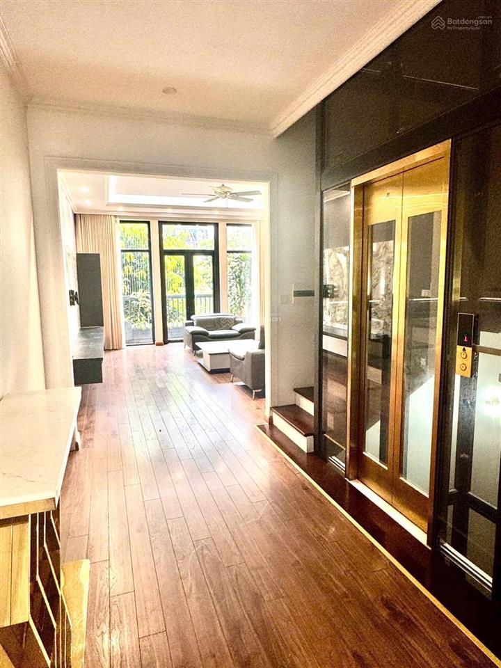 Căn nhà 100m2 hoàn thiện full thang máy