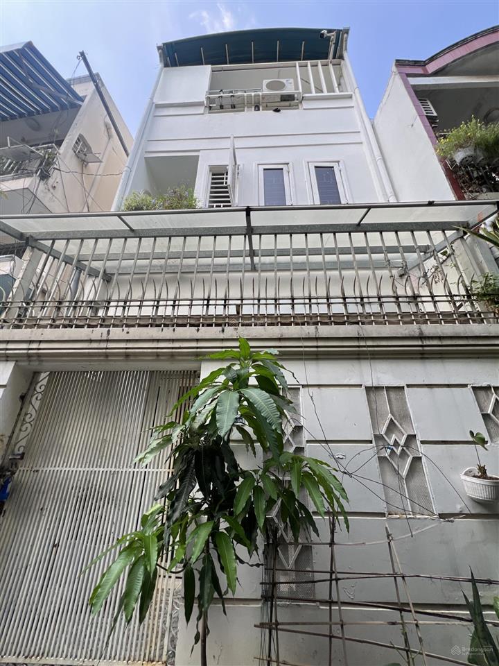 Chính chủ cần bán gấp nhà hồ biểu chánh 3 tầng ngang 4.5m 69m2 chỉ 7.599 tỷ (thương lượng)