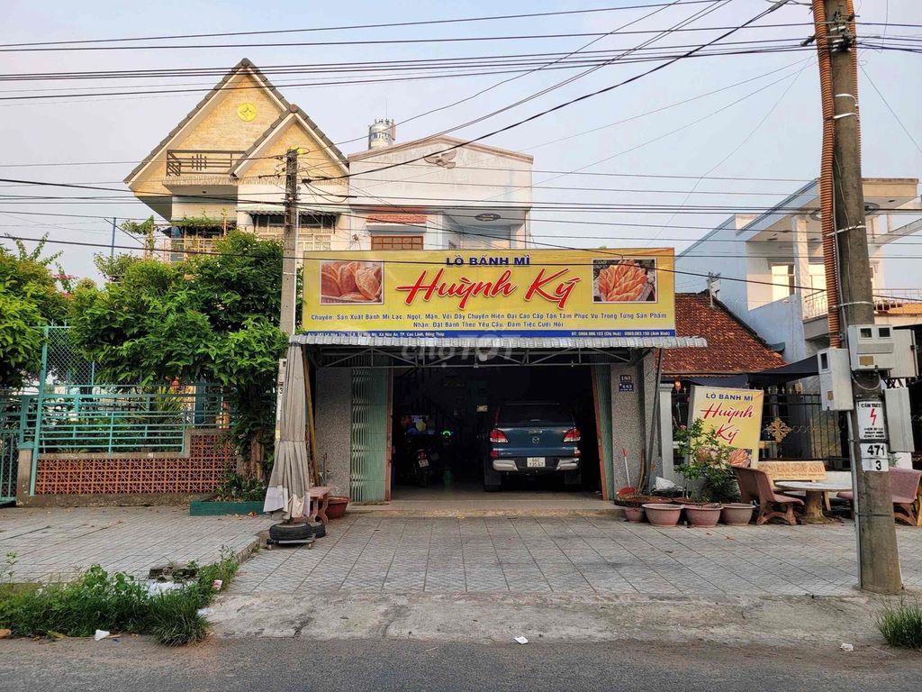 Bán nhà mặt tiền lớn kế chợ