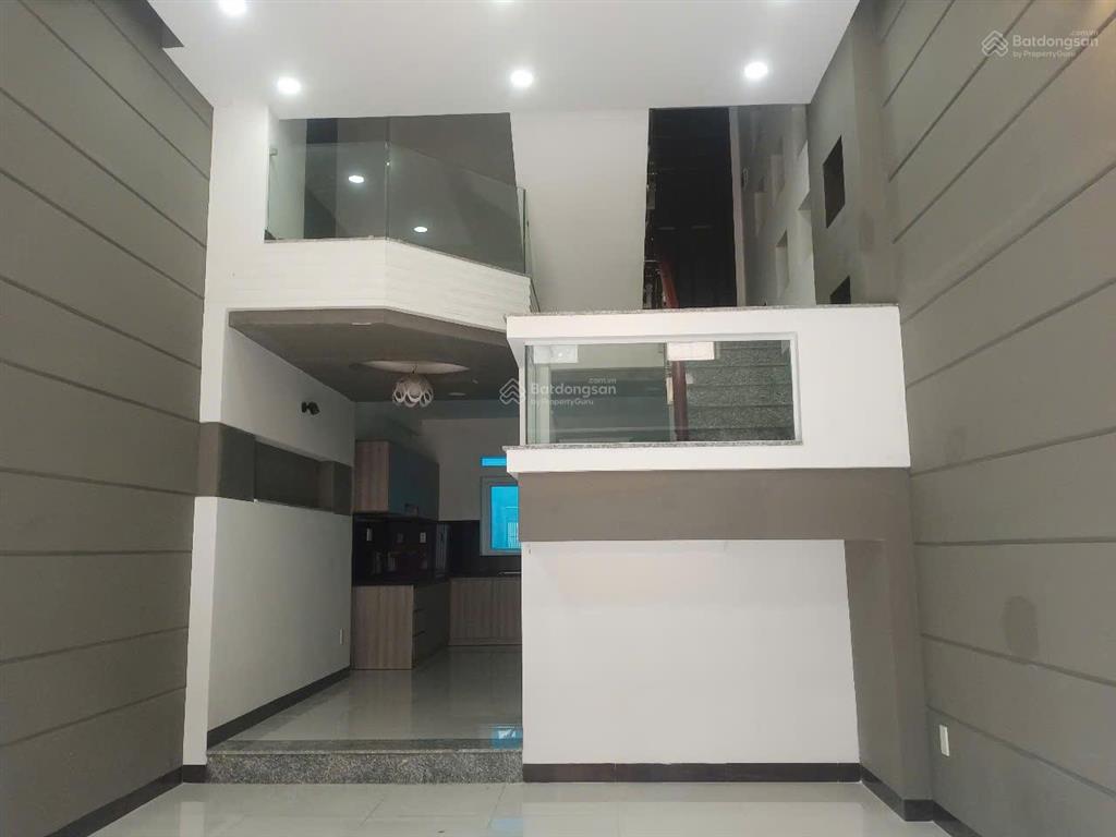 Nhà đẹp hẻm xe tải vi vu sát mặt tiền gần ql13 3 tầng 4,2x15 chỉ 7 tỷ