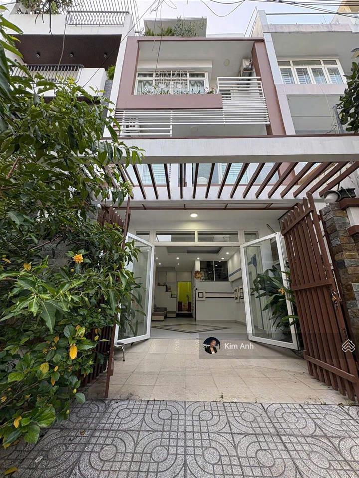 Hiếm có! nhà 4 tầng hướng đông nam 90m2 giá 13.9 tỷ khu bên sông đường 23 giga mall.