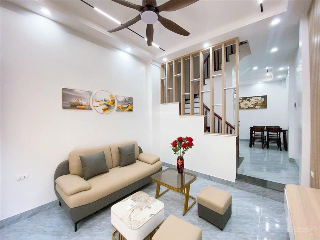 Em cần bán gấp nhà ở chợ chúc sơn, cạnh trường c2 ngô sỹ liên, 55m2, 4 tầng, ô tô gần, giá 4,3 tỷ