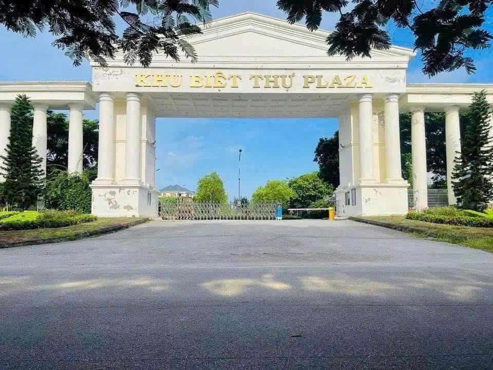 Bán 2 lô biệt thự liền nhau khu Plaza, ph Tứ Minh, TP HD, 190m2 x 2 lô, mt 10m x 2 lô, giá tốt