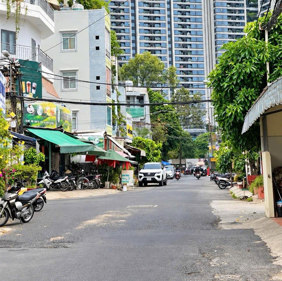 Bán nhà đường tô hiến thành, quận 10, gần hẻm xe tải, 4 tầng, 5 phòng ngủ chỉ 6,99 tỷ